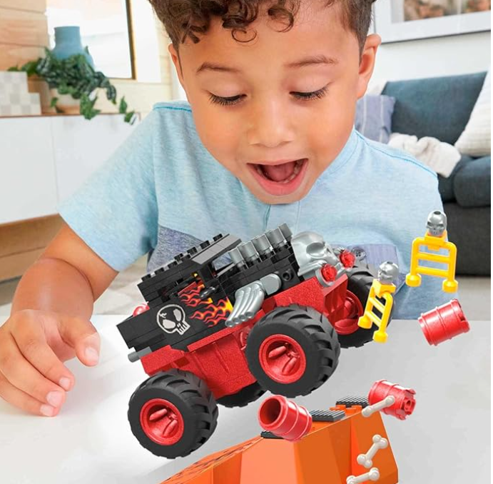 MEGA Hot Wheels Monster Trucks Toy Car Building Set, Smash & Crash Bone Shaker Crush Course with 151 Pieces, 1 Micro Figure Driver, Red, Age 5+ Years